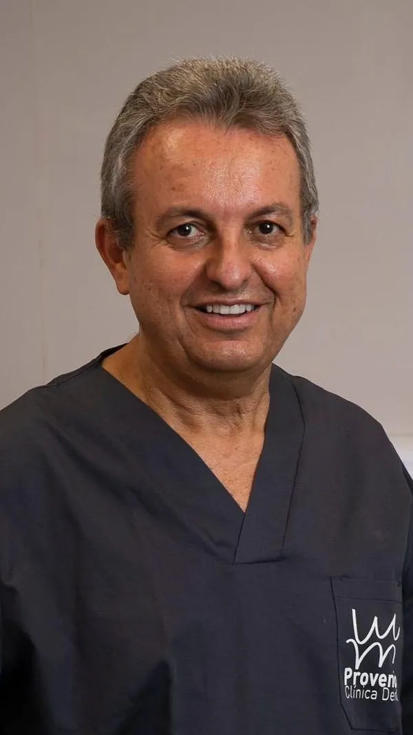 Anselmo L. Mesa Acosta Dentista en Segovia