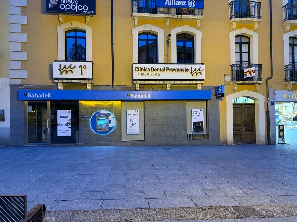 Clinica dental en Segovia cerca del Acueducto